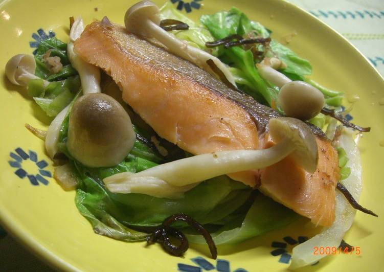 Easiest Way to Make Speedy Pn-Fried and Steamed Salmon and Cabbage