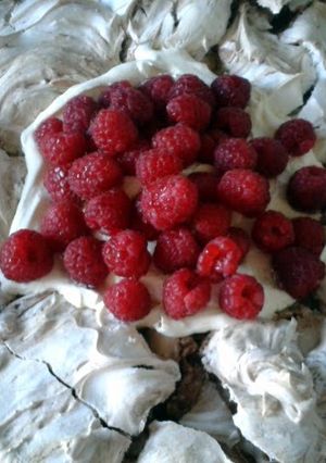 A picture of Nutella Pavlova.