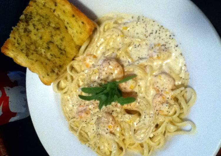 Recipe of Quick Shrimp in a Blue Cheese Sauce over Pasta
