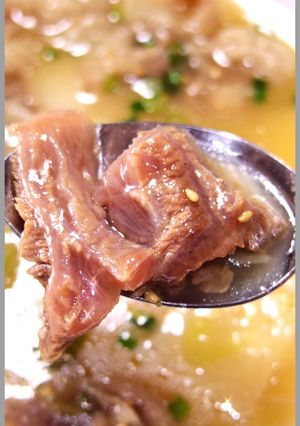 A picture of Beef Tendon Gumtang Collagen Soup.