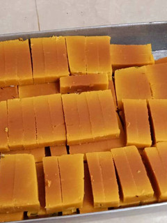 நெய் மைசூர் பாகு(ghee mysorepak recipe in tamil) செய்முறை முக்கிய புகைப்படம்