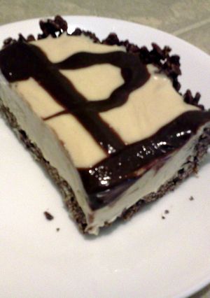 A picture of Frozen "Gimmie More" (peanutbutter chocolate cheesecake).
