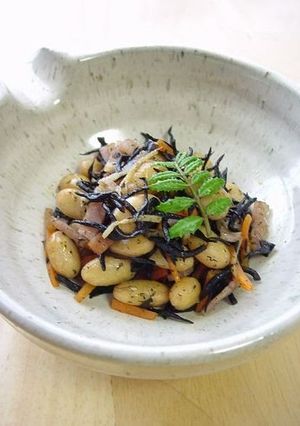 A picture of Soy Beans and Hijiki Seaweed Side Dish.