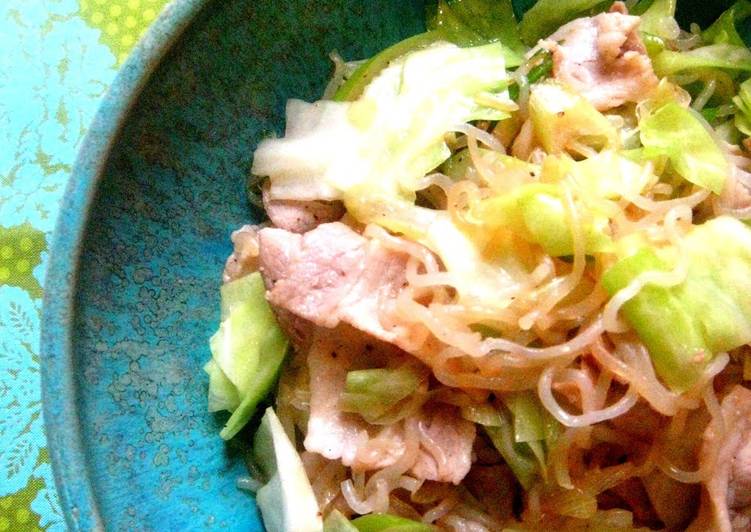 Step-by-Step Guide to Prepare Speedy Stir-fried Pork, Cabbage, and Shirataki Noodles