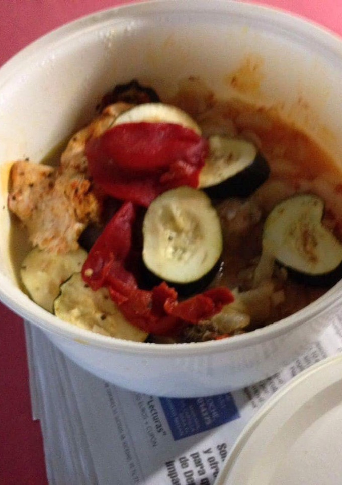 Una foto de Pollo guisado en el microondas (con olla a presión rápida controlada para microondas)