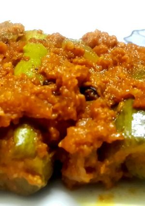 A picture of Parwal/potol malai korma.