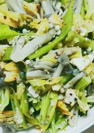 Hình của món Gỏi Đậu bắp - Nấm Yến - Khế - Đậu Hủ.