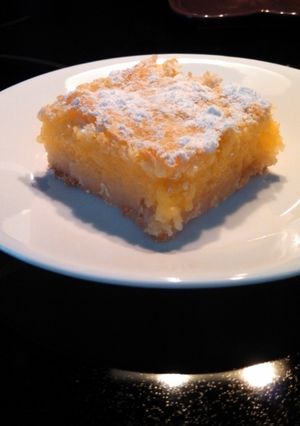 A picture of Macadamia Lemon Bars.