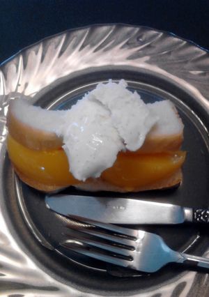 A picture of Peach Sammich (sandwich) kid friendly.