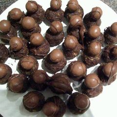 A picture of Chocolate Brownie Snowmen.
