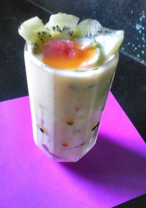 A picture of Fruit lassi.