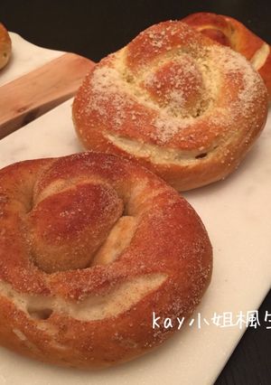 [低水量硬種版]德式軟紐結麵 & 風味紐結麵包 Soft Pretzels & Flavoured Pretzels(天酵版) 的食譜成品照片