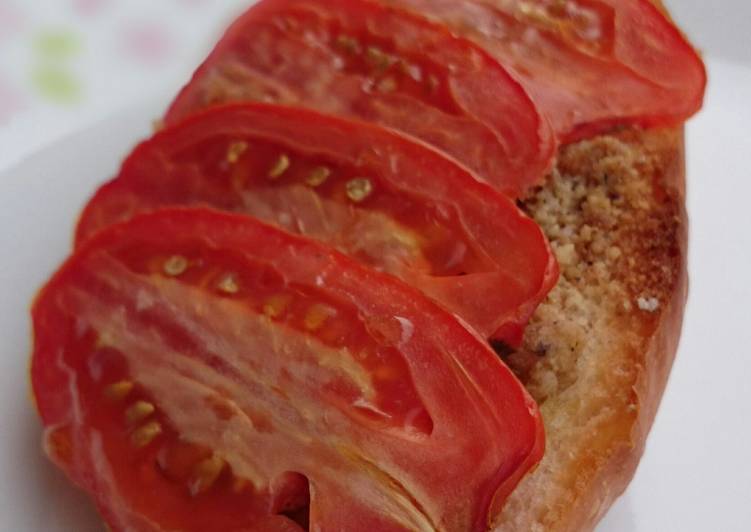 Step-by-Step Guide to Prepare Super Quick Homemade Bread And Butter With Hazelnut Top Tomato