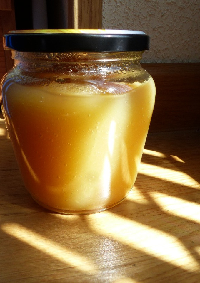 Una foto de Compota de manzana casera para niños