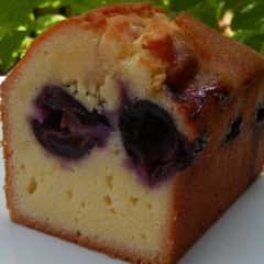 A picture of So Juicy! Pound Cake with Whole Kyoho Grapes.