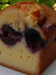 A picture of So Juicy! Pound Cake with Whole Kyoho Grapes.