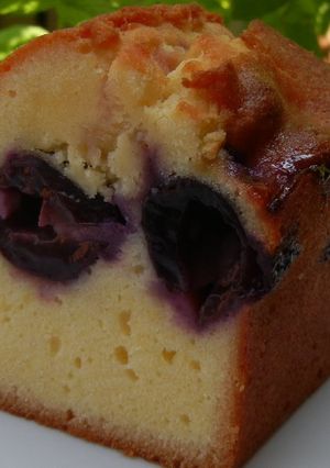 A picture of So Juicy! Pound Cake with Whole Kyoho Grapes.