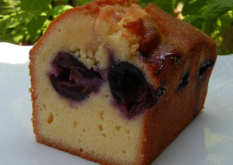 Recipe: Tasty So Juicy! Pound Cake with Whole Kyoho Grapes