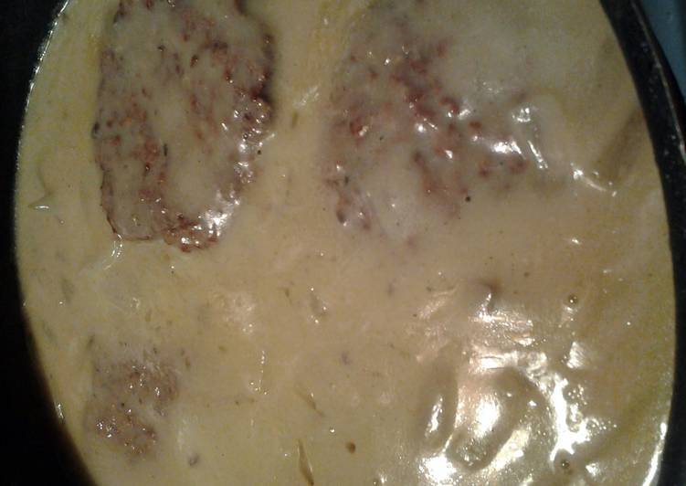 Recipe of Perfect grilled hamburgers smothered in gravy