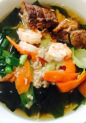 A picture of Special Shrimp and Vegetable Ankake Ramen.