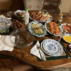 A picture of California Farm Alaska Snow Crab Leg Dinner.