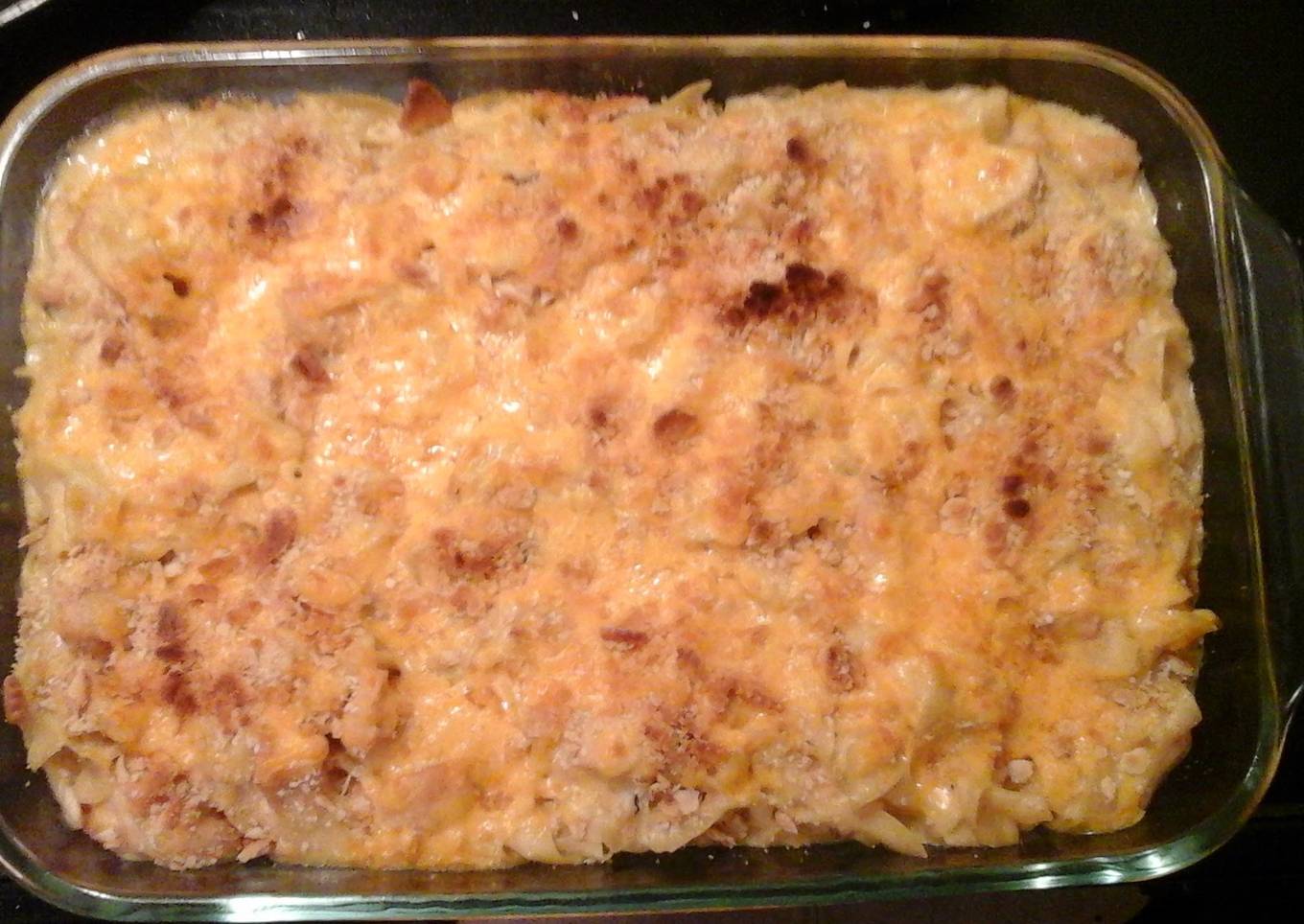 Cheesy chicken noodle casserole