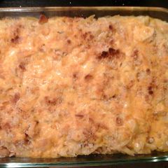 A picture of Cheesy chicken noodle casserole.