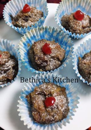 A picture of Plum Semolina Muffins.