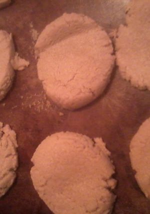 A picture of fast and easy peanut butter cookies.