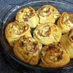 Chicken Cordon Bleu Rolls A picture of Chicken Cordon Bleu Rolls.