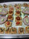 Pan de molde con ensalada de bonito picante
