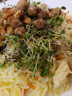 A picture of Roasted Garbanzo Beans, Sprouts and Carrot Rice.