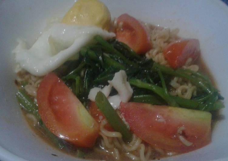 Langkah Mudah untuk Menyiapkan Mie goreng nyemek kangkung pedas manis, Bikin Ngiler