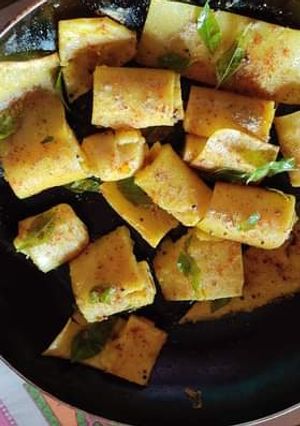 खांडवी (Khandvi recipe in hindi) रेसिपी मुख्य फोटो
