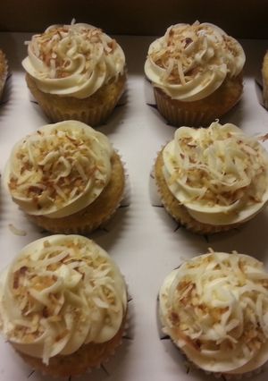 A picture of Quick Italian Cream Cupcakes.