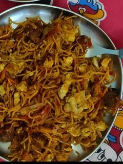 चाउमीन(Chowmein recipe in hindi) रेसिपी मुख्य फोटो