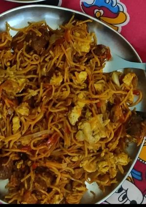 चाउमीन(Chowmein recipe in hindi) रेसिपी मुख्य फोटो