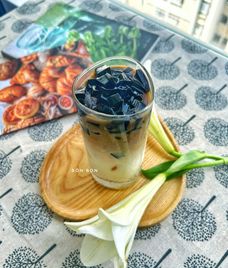 thạch đen, sữa đặc