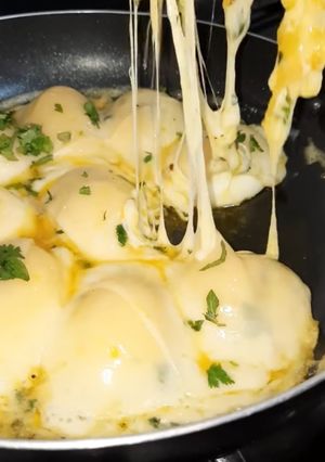 Una foto de Nueva forma de hacer huevos duros con queso y salchichas