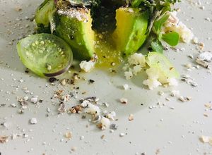 Aguacate asado con quelites 🌱🥑🌽🌶 Una foto de Aguacate asado con quelites 🌱🥑🌽🌶