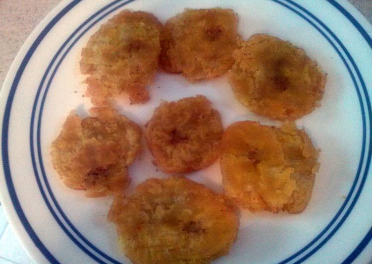 How to Make Quick Tostones (Fried Plantain)