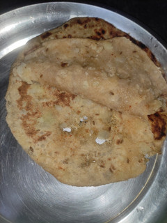 आलू पराठा (Aloo Paratha recipe in hindi) रेसिपी मुख्य फोटो