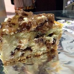 A picture of Snickers Cheesecake.