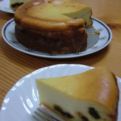 A picture of Rum Raisin Cheesecake.