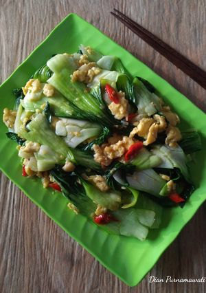 Foto resep Tumis Pokcoy Telur Orak Arik