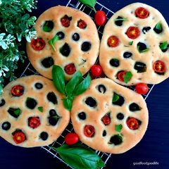 A picture of Mini Tomato Focaccia #summerchallenge1.