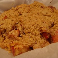 A picture of An Easy Dessert! Apple Crumble.