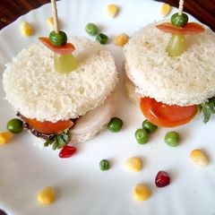 A picture of Mayo veg Sandwich.