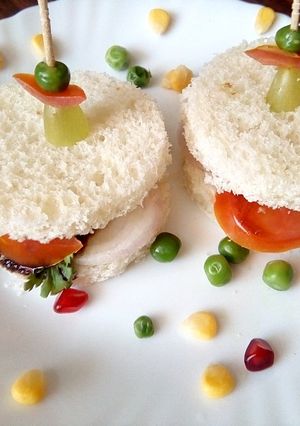 A picture of Mayo veg Sandwich.