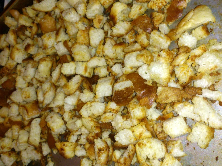 Simple Way Make Recipe Parmesan Garlic Croutons that is Delicious, Delicious}